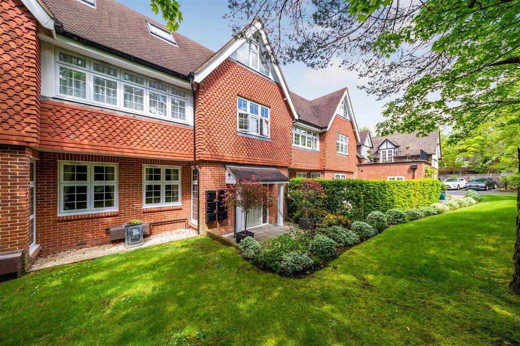 Westerham Road, Keston 1 bed flat £450,000