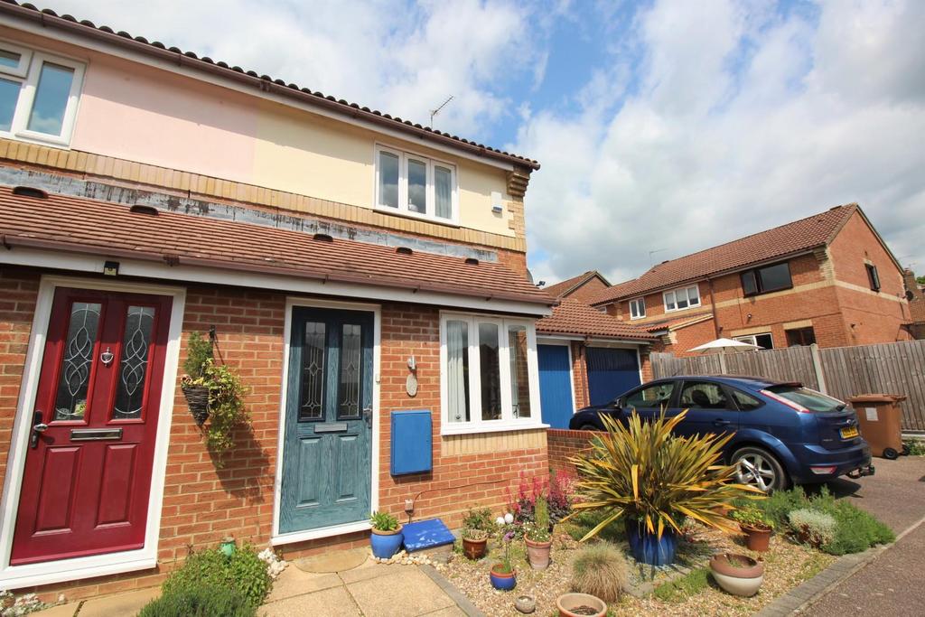 Wheatlands, Stevenage SG2 2 bed semidetached house £1,325 pcm (£306 pw)
