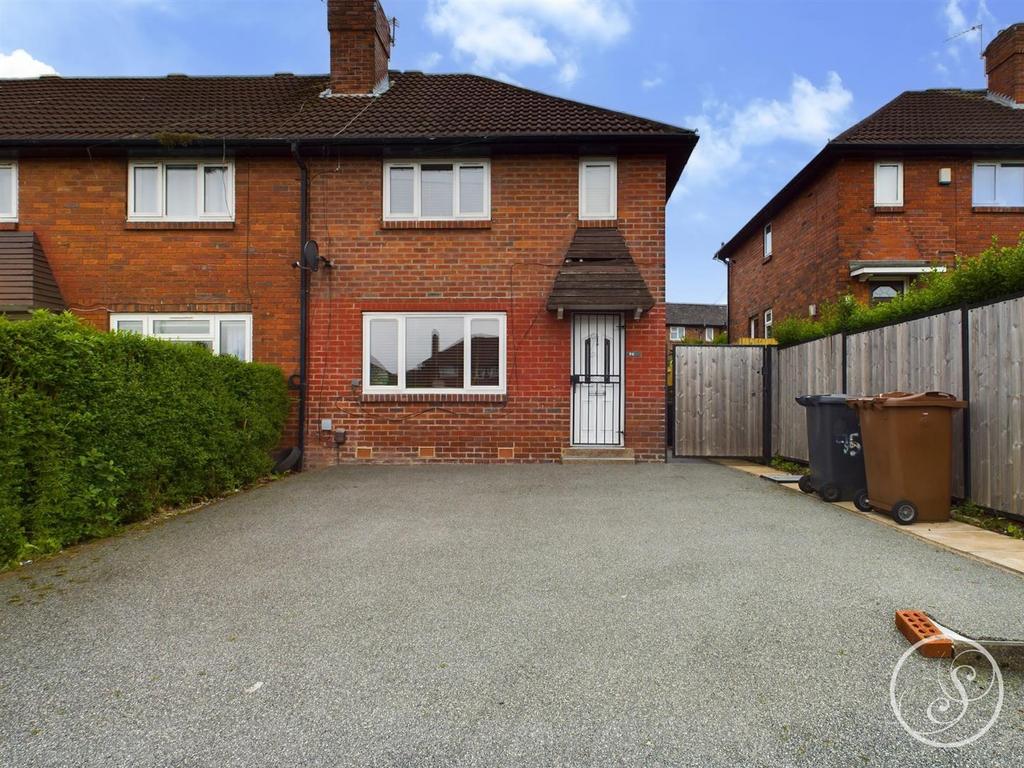 Scott Hall Road, Leeds 2 bed terraced house for sale £170,000