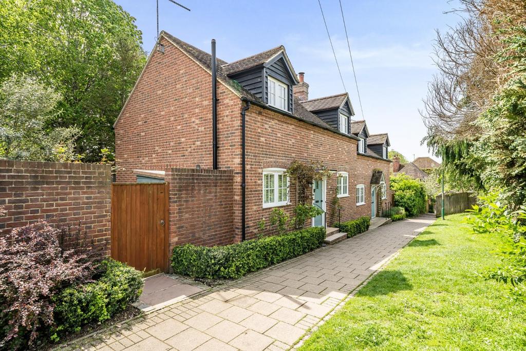 Bridge Street, Wye, Ashford TN25 2 bed semidetached house for sale £