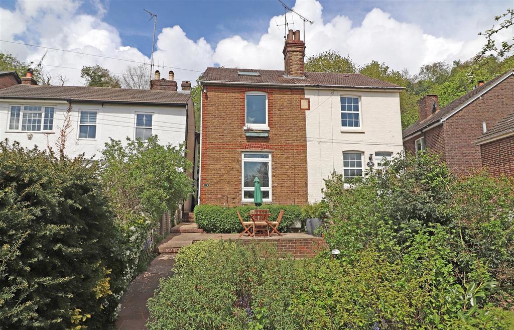 Kings Avenue, Redhill 2 bed semidetached house for sale £470,000