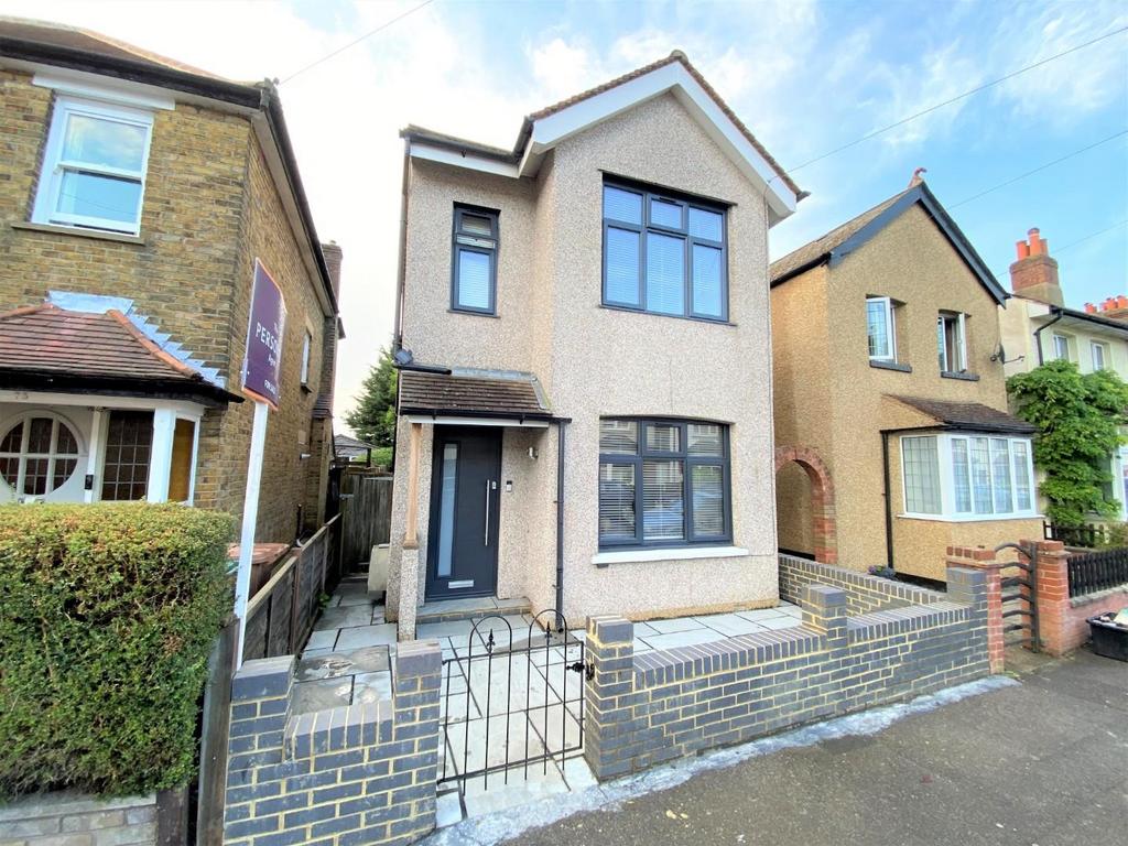 Ferndale Road, Banstead 3 bed detached house for sale £525,000