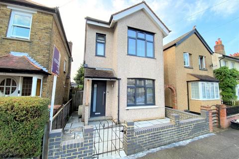 71 Ferndale Road, Banstead, SM7 2EX