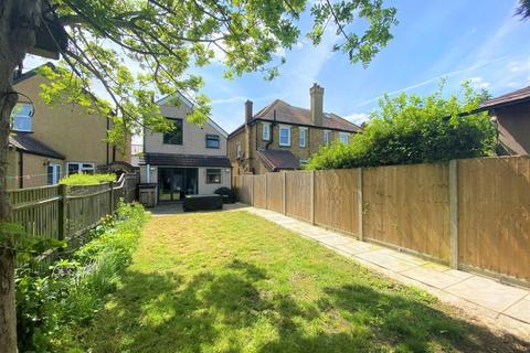 71 Ferndale Road, Banstead, SM7 2EX