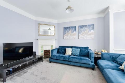 71 Ferndale Road, Banstead, SM7 2EX