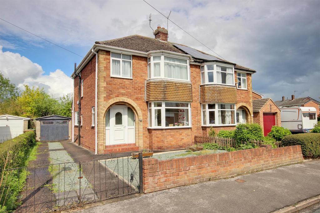 Burden Road, Beverley 3 bed semidetached house for sale £249,950