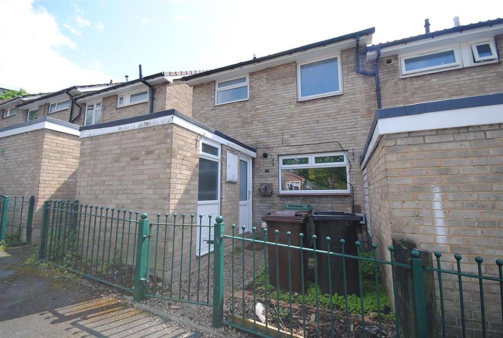Cross Hills Drive, Kippax, Leeds 3 bed townhouse for sale £150,000
