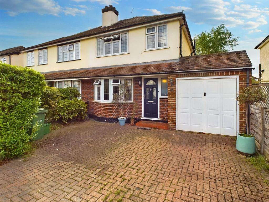 Normanhurst Road, WaltonOnThames 3 bed semidetached house £675,000
