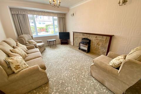 3 bedroom semi-detached house for sale - Priory Way, Mirfield