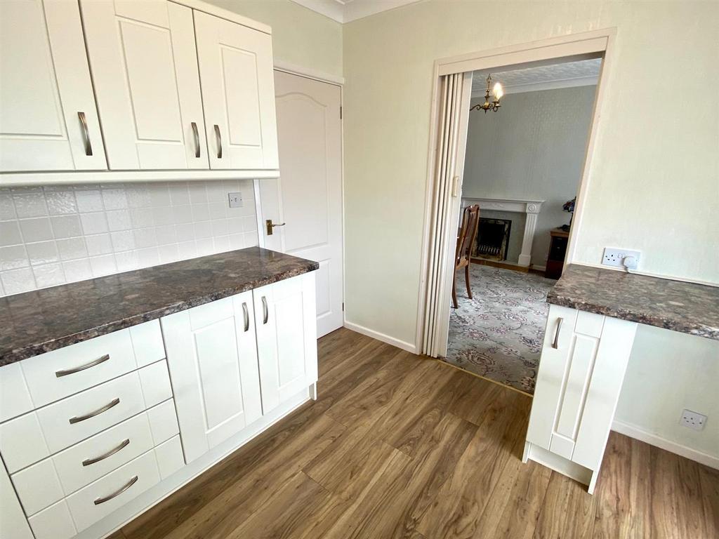 Priory way 75 kitchen 3.jpg