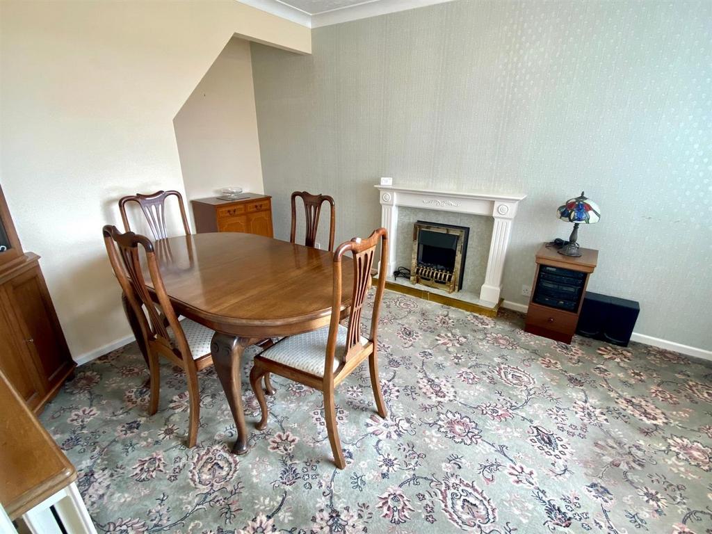 Priory way 75 dining room 3.jpg