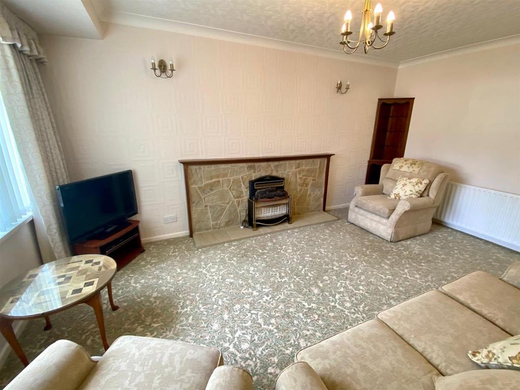 Priory way 75 lounge 2.jpg