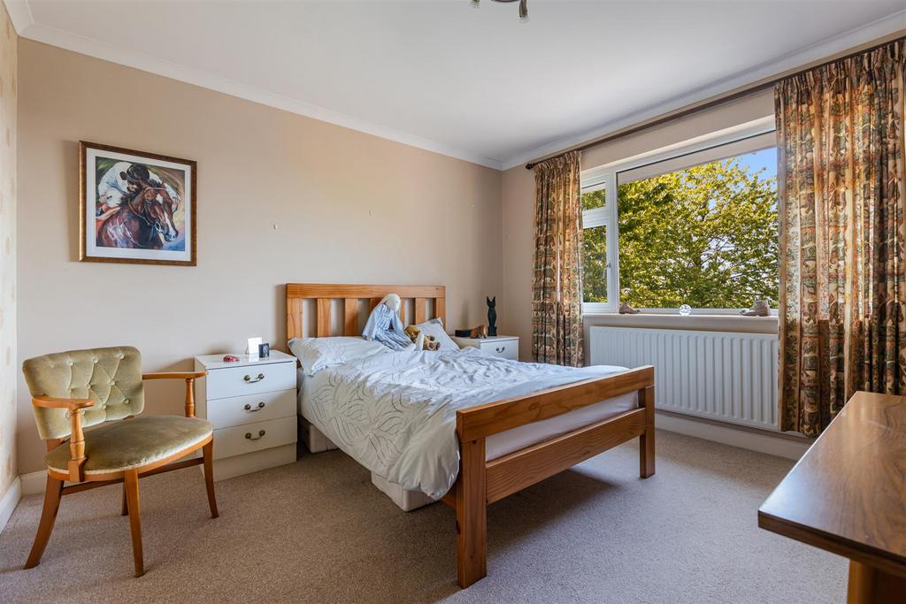 A16 - 23459 48, Brunel Avenue Torquay - 230512.jpg