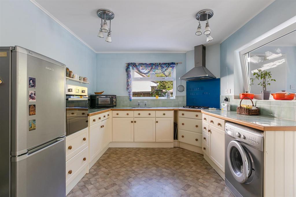 A20 - 23459 48, Brunel Avenue Torquay - 230512.jpg
