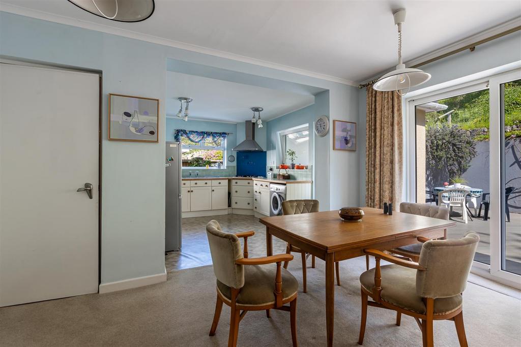 A18 - 23459 48, Brunel Avenue Torquay - 230512.jpg