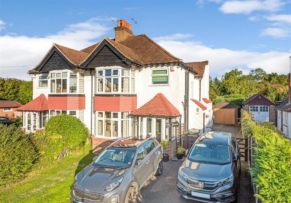 Wrotham Road, Meopham 3 bed semidetached house for sale £600,000