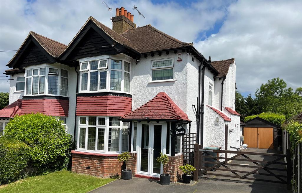 Wrotham Road, Meopham 3 bed semidetached house for sale £600,000