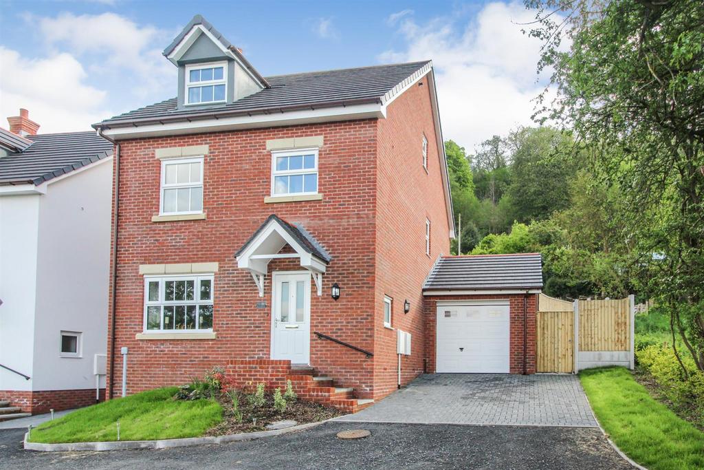 Maes Helyg, Llangollen 4 bed detached house for sale £369,000