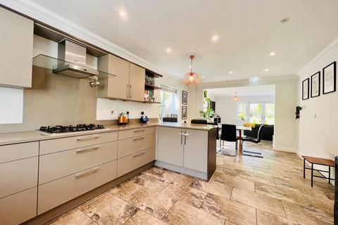 16 Campion Close, Ashford, TN25 4FD