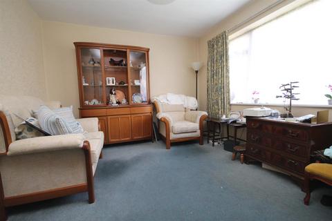 24 Millside, Carshalton, SM5 2BQ