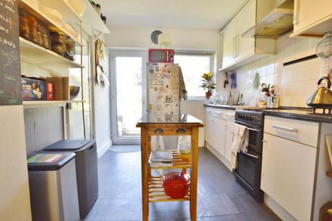 149 Varley Road, London, E16 3NR