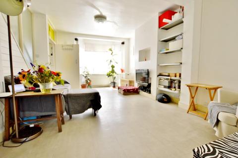 149 Varley Road, London, E16 3NR
