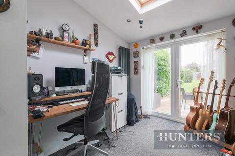 36 Cheam Common Road, Worcester Park, KT4 8RW