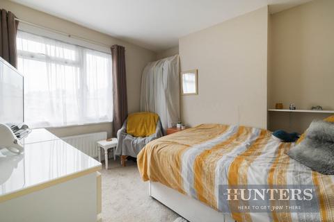 36 Cheam Common Road, Worcester Park, KT4 8RW
