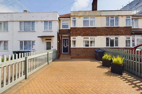 40 Benhurst Gardens, South Croydon, CR2 8NS