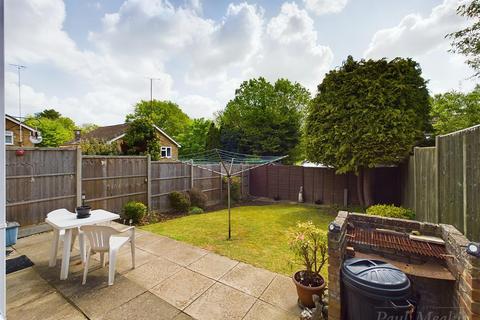 3 Curlew Close, South Croydon, CR2 8QT