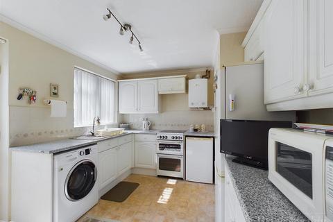3 Curlew Close, South Croydon, CR2 8QT
