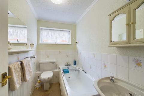 3 Curlew Close, South Croydon, CR2 8QT