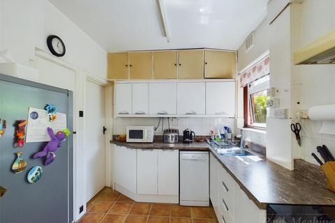 7 Crossways, South Croydon, CR2 8JP