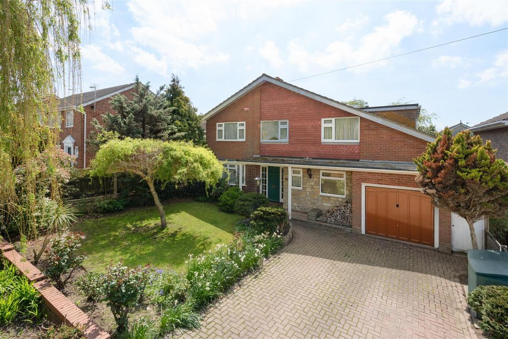 Hazlemere Road, Seasalter, Whitstable 4 bed detached house for sale £
