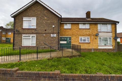 289 Dunsfold Way, New Addington, Croydon, CR0 0TS