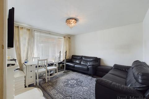 289 Dunsfold Way, New Addington, Croydon, CR0 0TS