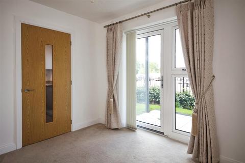1 bedroom apartment for sale, Sewardstone Road, Waltham Abbey