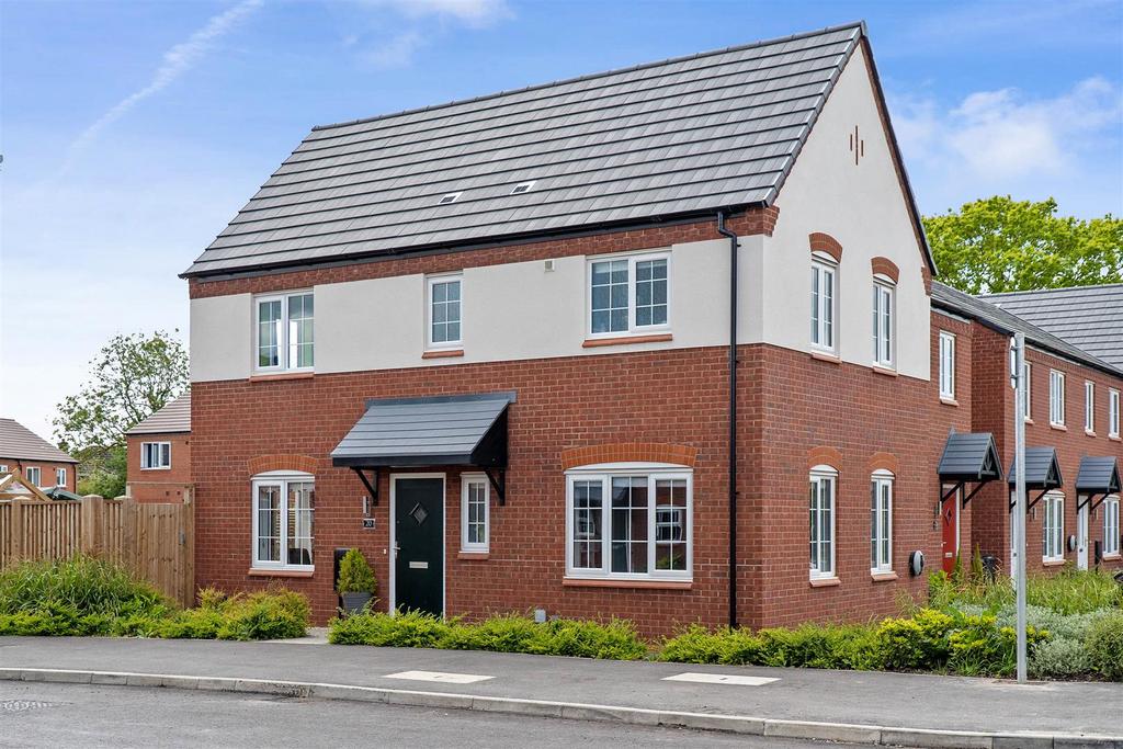 Midsummer Road, Royal Park, Nuneaton 3 bed semidetached house for sale