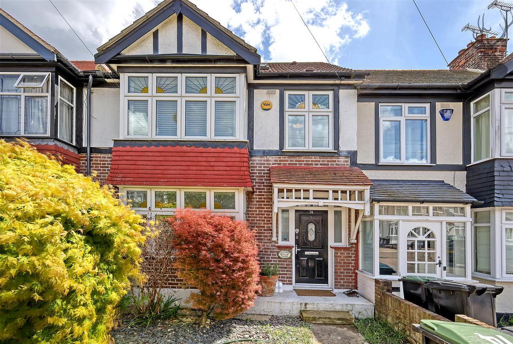 Chestnut Avenue, Buckhurst Hill IG9 4 bed terraced house for sale £