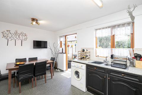 59 Hazel Way, London, E4 8RP