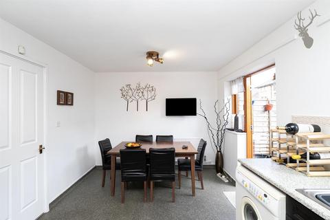 59 Hazel Way, London, E4 8RP