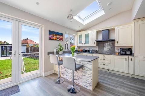 79 Ewell By Pass, Epsom, KT17 2PY