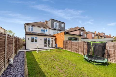 79 Ewell By Pass, Epsom, KT17 2PY