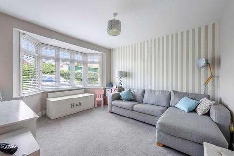 79 Ewell By Pass, Epsom, KT17 2PY