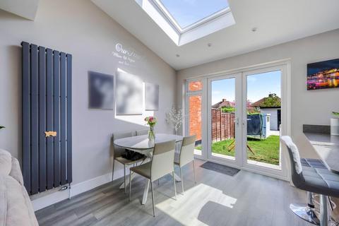 79 Ewell By Pass, Epsom, KT17 2PY