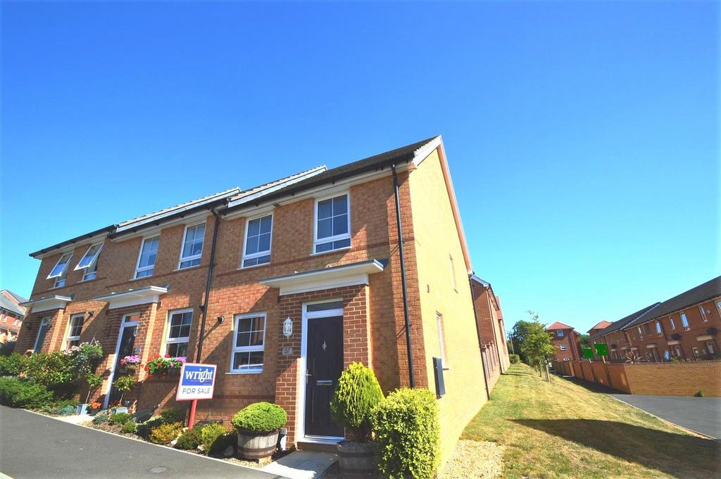 Albert Way, East Cowes 3 bed end of terrace house for sale £244,995