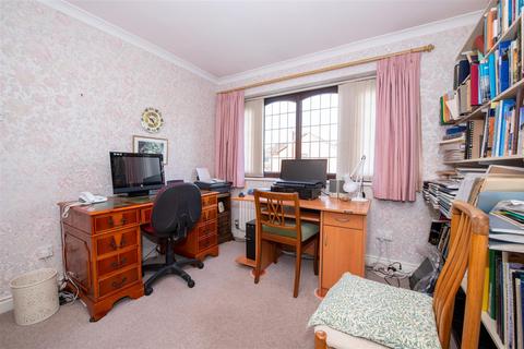 4 bedroom detached house for sale, Barnetts Close, Kidderminster