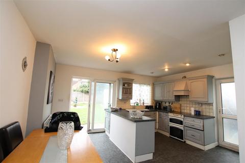 29 Brent Close, Dartford, DA2 6DD