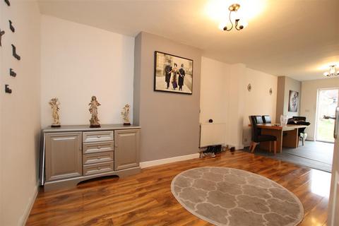 29 Brent Close, Dartford, DA2 6DD