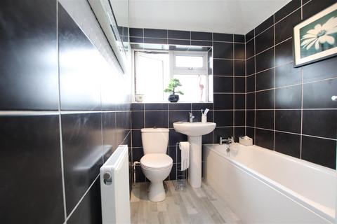 29 Brent Close, Dartford, DA2 6DD